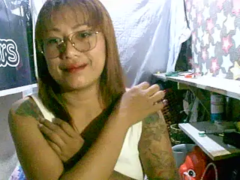 Hotmorena1007 online show from May 18, 2026, 2:55 pm