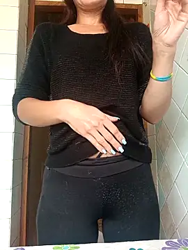 Adeline3302 online show from September 24, 2025, 1:17 pm