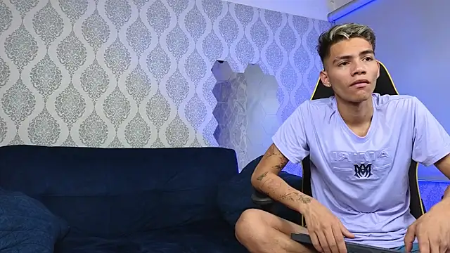The slim boyss3 online show from September 21, 2025, 1:27 pm