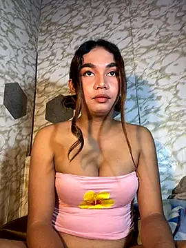 Snapshot of youryummybaby chatting on November 7, 2025, 8:52 am youryummybaby online show from November 7, 2025, 8:52 am