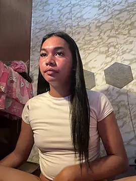 Snapshot of youryummybaby chatting on March 8, 2026, 8:17 am youryummybaby online show from March 8, 2026, 8:17 am