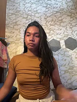 Snapshot of youryummybaby chatting on March 11, 2026, 7:13 am youryummybaby online show from March 11, 2026, 7:13 am