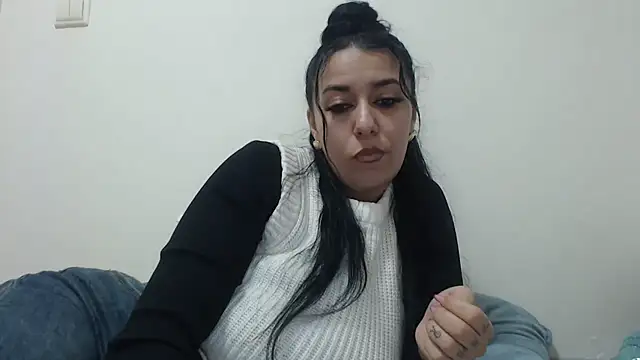 Snapshot of Maryem637048 chatting on February 10, 2026, 2:05 pm Maryem637048 online show from February 10, 2026, 2:05 pm