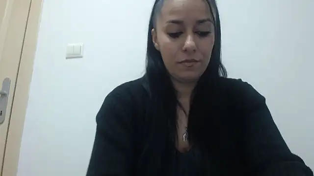 Maryem637048 online show from December 17, 2025, 2:33 pm