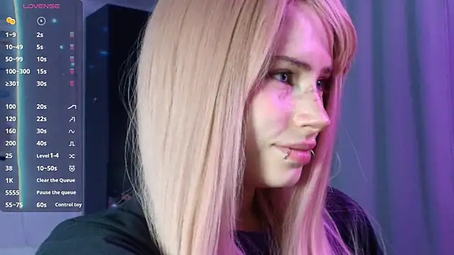 Snapshot of PieraMarch chatting on October 20, 2025, 7:58 pm PieraMarch online show from October 20, 2025, 7:58 pm