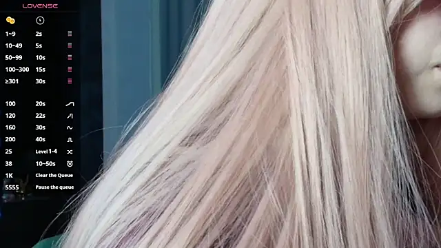 Snapshot of PieraMarch chatting on November 1, 2025, 7:19 pm PieraMarch online show from November 1, 2025, 7:19 pm