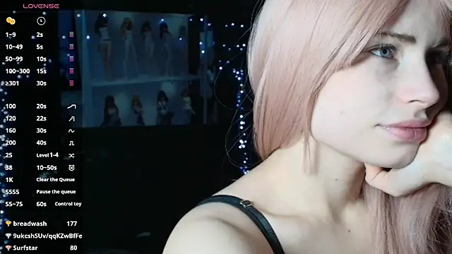 Snapshot of PieraMarch chatting on November 13, 2025, 8:46 pm PieraMarch online show from November 13, 2025, 8:46 pm