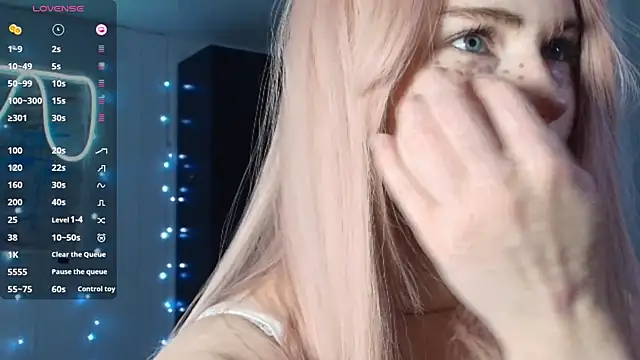 Snapshot of PieraMarch chatting on October 15, 2025, 7:11 pm PieraMarch online show from October 15, 2025, 7:11 pm