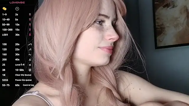 Snapshot of PieraMarch chatting on November 30, 2025, 7:25 pm PieraMarch online show from November 30, 2025, 7:25 pm