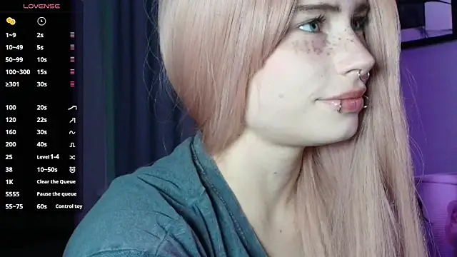 Snapshot of PieraMarch chatting on October 23, 2025, 7:01 pm PieraMarch online show from October 23, 2025, 7:01 pm