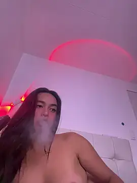 Snapshot of urasianlady chatting on October 10, 2025, 6:03 am urasianlady online show from October 10, 2025, 6:03 am