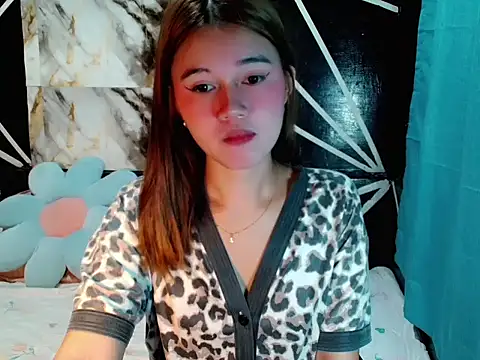 Snapshot of urgirl_mikah chatting on February 7, 2026, 12:51 am urgirl mikah online show from February 7, 2026, 12:51 am