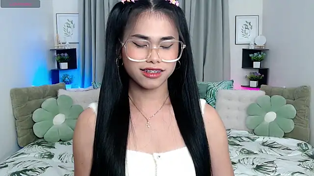 PrettyBlythes TS online show from October 14, 2025, 5:24 pm