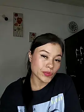 Snapshot of Meriilyn_Monroe724 chatting on March 21, 2026, 10:46 pm Meriilyn Monroe724 online show from March 21, 2026, 10:46 pm