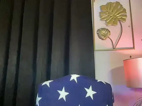 Snapshot of calimonroe chatting on March 19, 2026, 8:25 am calimonroe online show from March 19, 2026, 8:25 am