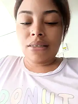 Snapshot of Naomi-Summer chatting on November 12, 2025, 4:22 pm Naomi-Summer online show from November 12, 2025, 4:22 pm