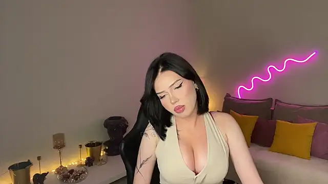 Snapshot of mistress_of_hearts chatting on May 14, 2026, 7:55 pm mistress of hearts online show from May 14, 2026, 7:55 pm