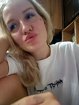 Snapshot of KateMonroe chatting on October 22, 2025, 10:52 pm KateMonroe online show from October 22, 2025, 10:52 pm