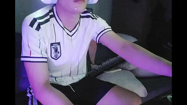 boyhigh1997 online show from June 11, 2026, 4:48 pm