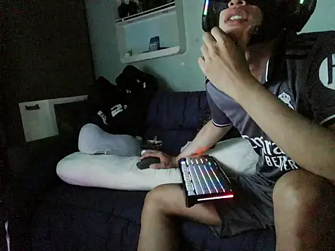 Snapshot of boyhigh1997 chatting on March 10, 2026, 6:28 am boyhigh1997 online show from March 10, 2026, 6:28 am