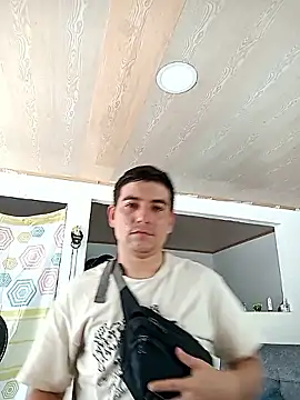 Snapshot of Gaticomalo1234 chatting on December 15, 2025, 6:58 pm Gaticomalo1234 online show from December 15, 2025, 6:58 pm