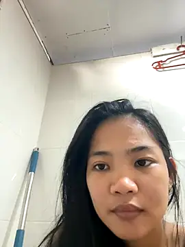 Snapshot of princess_janine chatting on October 22, 2025, 6:35 am princess janine online show from October 22, 2025, 6:35 am