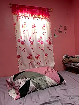 Snapshot of princess_janine chatting on September 12, 2025, 2:34 am princess janine online show from September 12, 2025, 2:34 am