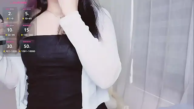 Snapshot of -Rose-Lucky- chatting on October 24, 2025, 1:37 am -Rose-Lucky- online show from October 24, 2025, 1:37 am