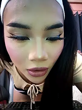 Snapshot of Coka_bella chatting on March 18, 2026, 4:41 pm Coka bella online show from March 18, 2026, 4:41 pm