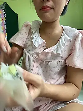 Snapshot of Ri210 chatting on October 12, 2025, 4:14 am Ri210 online show from October 12, 2025, 4:14 am