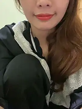 Snapshot of Ri210 chatting on November 25, 2025, 1:00 pm Ri210 online show from November 25, 2025, 1:00 pm