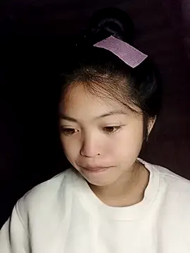 Thy00   online show from November 28, 2025, 6:52 pm