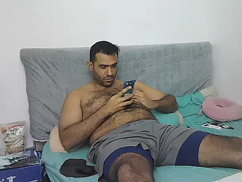 morenocabro10 online show from January 6, 2026, 8:46 pm