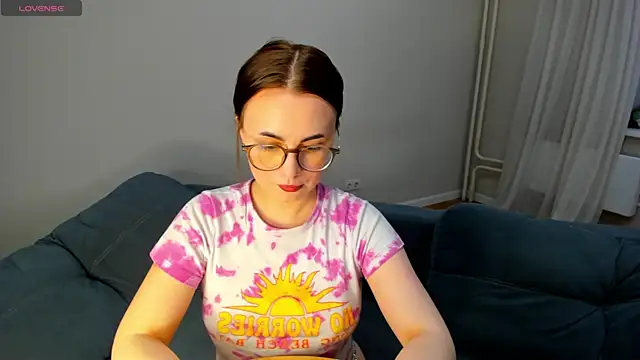 MewStella online show from April 25, 2026, 2:14 pm