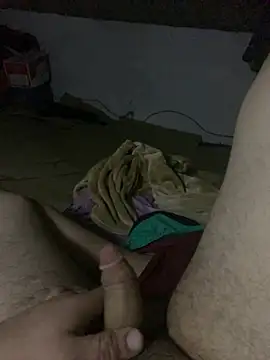 MounirAzzouz online show from April 12, 2026, 10:13 pm