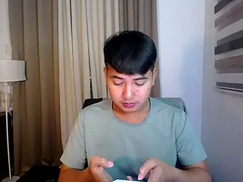 Snapshot of JboyGiant005 chatting on September 19, 2025, 10:41 am JboyGiant005 online show from September 19, 2025, 10:41 am