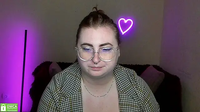 Alicia love00 online show from September 23, 2025, 5:25 am