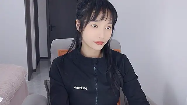 Snapshot of Lisa-3333 chatting on December 21, 2025, 1:46 pm Lisa-3333 online show from December 21, 2025, 1:46 pm