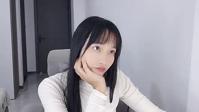 Snapshot of Lisa-3333 chatting on October 29, 2025, 1:43 pm Lisa-3333 online show from October 29, 2025, 1:43 pm