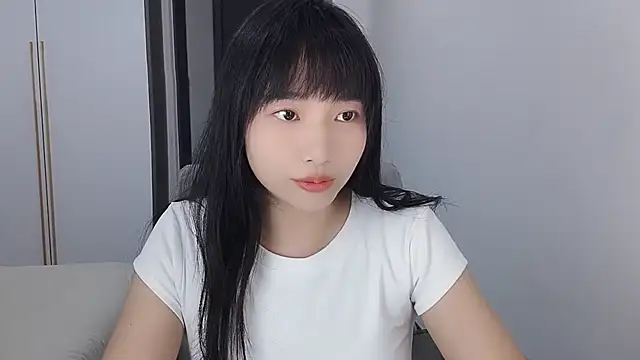 Lisa-3333 online show from June 19, 2026, 1:17 pm