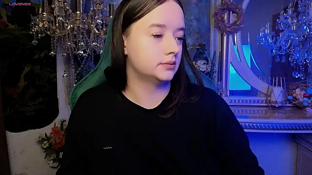 LaraBenson  online show from April 1, 2026, 4:48 pm