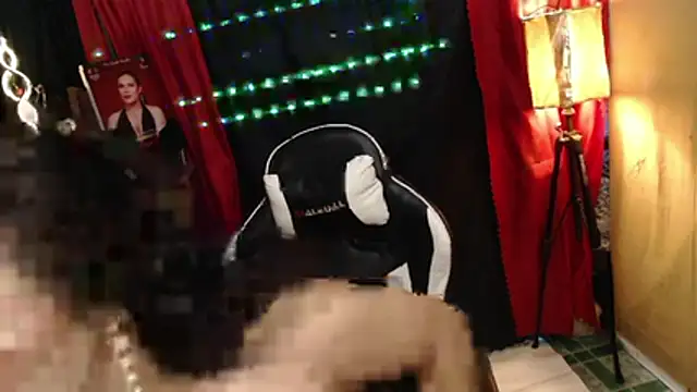 Snapshot of cuvyliciuos4u chatting on November 11, 2025, 8:58 pm cuvyliciuos4u online show from November 11, 2025, 8:58 pm