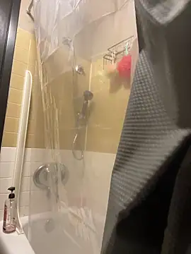 PuttieIn online show from April 17, 2026, 11:46 am