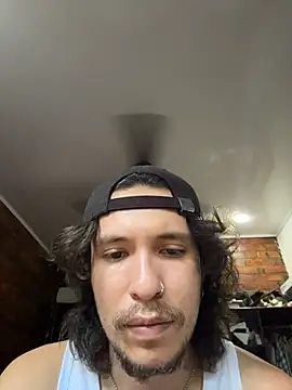 Luxx 14 online show from April 4, 2026, 7:53 pm