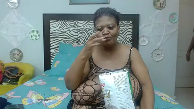 BUSTYKAYXX03 online show from May 5, 2026, 7:06 pm