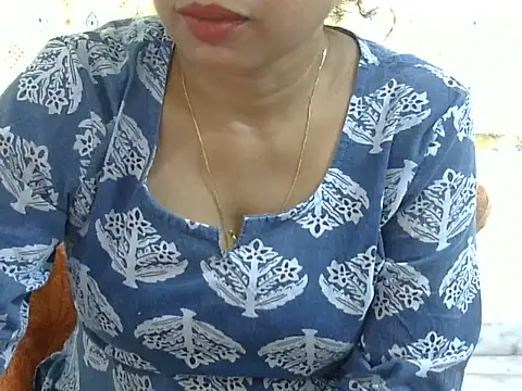 Snapshot of CHAMELI4747 chatting on June 13, 2026, 8:34 am CHAMELI4747 online show from June 13, 2026, 8:34 am