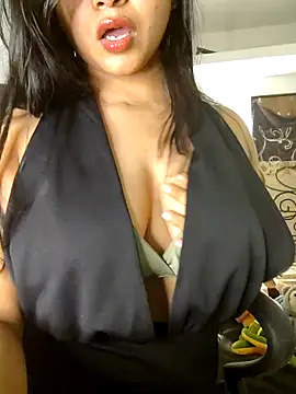 Snapshot of luv_johrrra chatting on April 15, 2026, 1:48 pm luv johrrra online show from April 15, 2026, 1:48 pm
