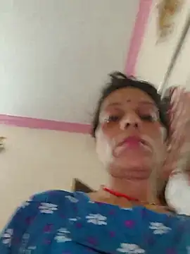 ISHANI-SINGH online show from September 18, 2025, 2:36 am