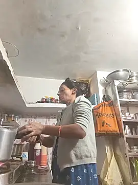 ISHANI-SINGH online show from November 30, 2025, 3:40 am