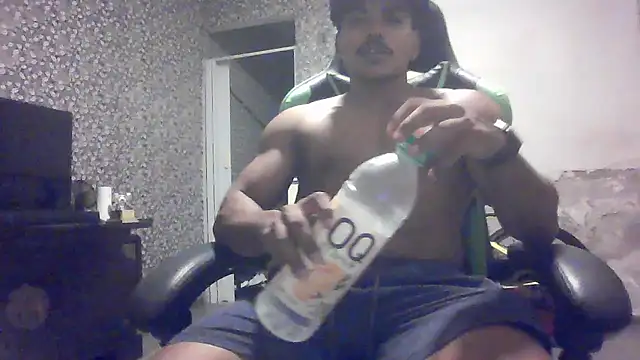 Snapshot of pretoboom14 chatting on July 26, 2026, 2:40 am pretoboom14 online show from July 26, 2026, 2:40 am